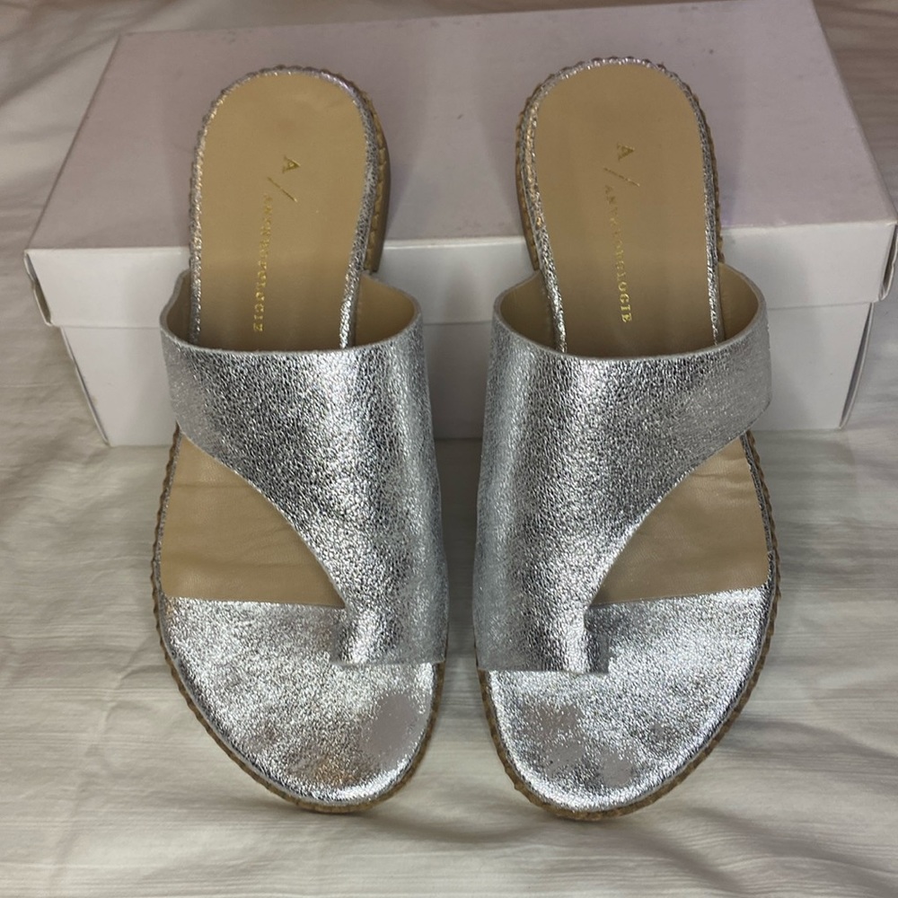Anthropologie toe ring sandals